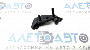 Fastening the fuel filler flap lock Mazda CX-5 17-25