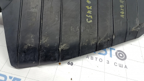 The lower control arm lining under the rear left spring of the Audi A6 C8 19-25 is worn out