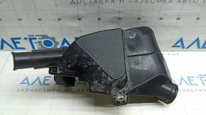 Lower cover of the fuse box under the hood, left Toyota Rav4 19-25 hybrid, broken latches