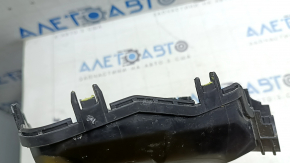 Lower cover of the fuse box under the hood, left Toyota Rav4 19-25 hybrid, broken latches