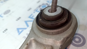 The lower front left control arm of the Audi A6 C8 19-24 is torn