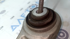 The lower front right control arm of the Audi A6 C8 19-25 is torn