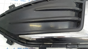 Left front bumper grille for Ford Edge 22-24 without fog lights, gloss black with chrome molding, chips