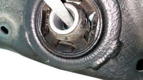The rear subframe of the Mazda CX-5 17-25 is rusty, there are microcracks in the transmission