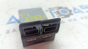 USB Hub Toyota Venza 21-22 broken latch