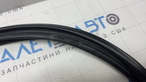Rubber seal for the trunk door of Honda CRV 17-22 is worn
