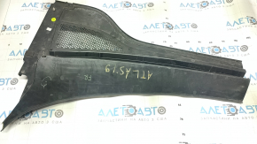 Right plastic windshield wiper grille VW Atlas 18-20, fragment broken off