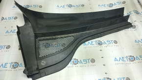 Right plastic windshield wiper grille VW Atlas 18-20, fragment broken off