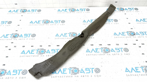 The door-wing seal left Subaru Forester 25-26 is dented