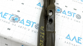 The door-wing seal left Subaru Forester 25-26 is dented