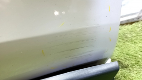 Bare front right door Toyota Venza 21-24 white 070, keyless, with lower trim, scratches
