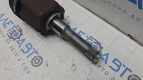 The front left half shaft of a Ford Escape MK3 13-19 1.5T 1.6T 2.5 is rusty, the boot is torn, the CV joint needs to be replaced, the boot needs to be replaced