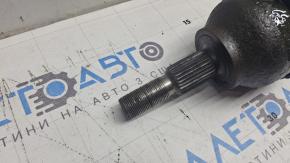 The front left half shaft of a Ford Escape MK3 13-19 1.5T 1.6T 2.5 is rusty, the boot is torn, the CV joint needs to be replaced, the boot needs to be replaced
