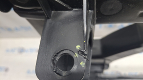 The TV radiator panel of the Audi Q5 8R 09-17 is bent, the fasteners are broken, a fragment is broken off