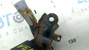 Toyota Venza 21 condenser - rusty bracket