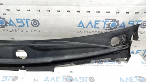 Plastic central windshield wiper grille Mercedes W167 GLE 20-26, seal torn, plastic burnt out