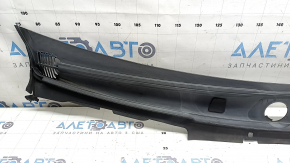 Plastic central windshield wiper grille Mercedes W167 GLE 20-26, seal torn, plastic burnt out