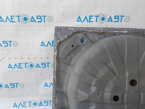The trunk trough of Nissan Rogue 14-20 2.5 is drilled out