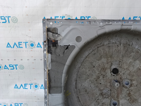 The trunk trough of Nissan Rogue 14-20 2.5 is drilled out