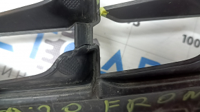 Radiator grill Ford Escape MK4 23-26 structure, with emblem, cracks on the grill