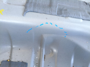 The trunk trough of Toyota Venza 21-24 on the body is dented