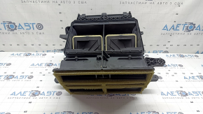The bare heater housing of the Jeep Grand Cherokee WL 22-26 air conditioner for 3 zones, the mount is broken