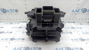 The bare heater housing of the Jeep Grand Cherokee WL 22-26 air conditioner for 3 zones, the mount is broken