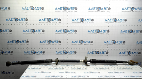 The propeller shaft of the Jeep Cherokee KL 14-23 is corroded, the boot is torn