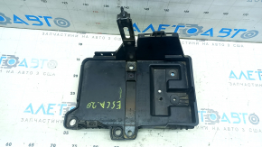 Ford Escape MK4 20-26 battery tray, broken mount