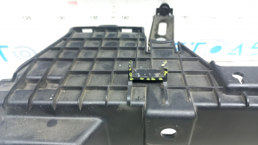 Ford Escape MK4 20-26 battery tray, broken mount