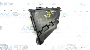 The front left fender liner air duct for BMW 5 G30 17-23 is missing fragments