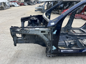 Front left quarter panel of Mercedes W167 GLE 20-25 on the body, blue