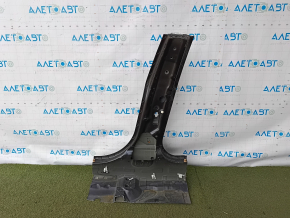 The central right body pillar of the BMW 4 F36 15-20 Gran Coupe has been sawed off