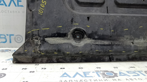 The front engine guard of the Mercedes W167 GLE 20-26 is dented and broken