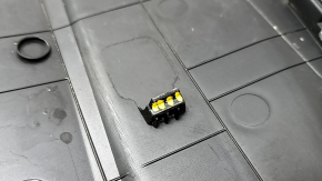 Hyundai Tucson 25-26 1.6T HEV TV cover, broken mount