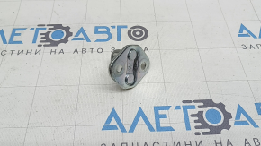 Front left door lock bracket Toyota Camry v70 18-24