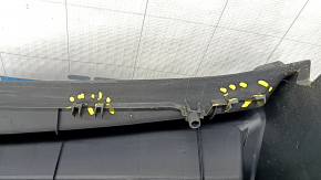 Plastic windshield wiper grille for Hyundai Tucson 22-26 with nozzles and seal, broken fasteners
