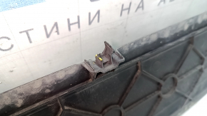 Lower radiator deflector VW Tiguan 22-24 broken fasteners