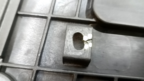 Rear right window lift mechanism Kia Niro 17-22 crack in the mount