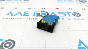 USB Hub BMW X5 G05 19-23 Active, scratches