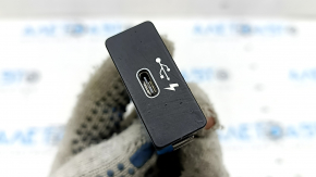 USB Hub BMW X5 G05 19-23 Active, scratches