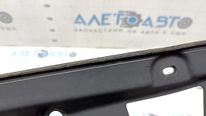 The hood-wing seal, left BMW X5 G05 19-26, has dried out