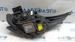 Front right headlight assembly Kia Niro 17-19 HEV, PHEV xenon, halogen turn signal + LED DRL, with bracket, needs polishing, cobwebs, sand, scratches, seal peeled off