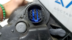 Front right headlight assembly Kia Niro 17-19 HEV, PHEV xenon, halogen turn signal + LED DRL, with bracket, needs polishing, cobwebs, sand, scratches, seal peeled off