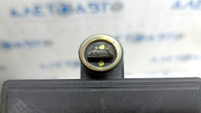 The front right door computer of the Audi A3 22-26 has broken fasteners