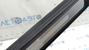 Outer front right door sill trim Audi Q5 80A 18-25 black with chrome, scratches, broken edges, scuffs, broken fastening