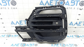 The front bumper grille, left, BMW X5 G05 19-23, for parking sensors and fog lights, X-Line, is broken