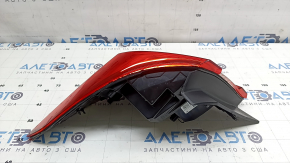The outer right wing light of a Honda Accord 18-22 is worn, there are cracks under the glass