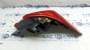 The outer wing light of the left Honda Accord 18-22 is worn, there are cracks under the glass