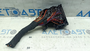 Audi A3 underhood fuse box 22-26